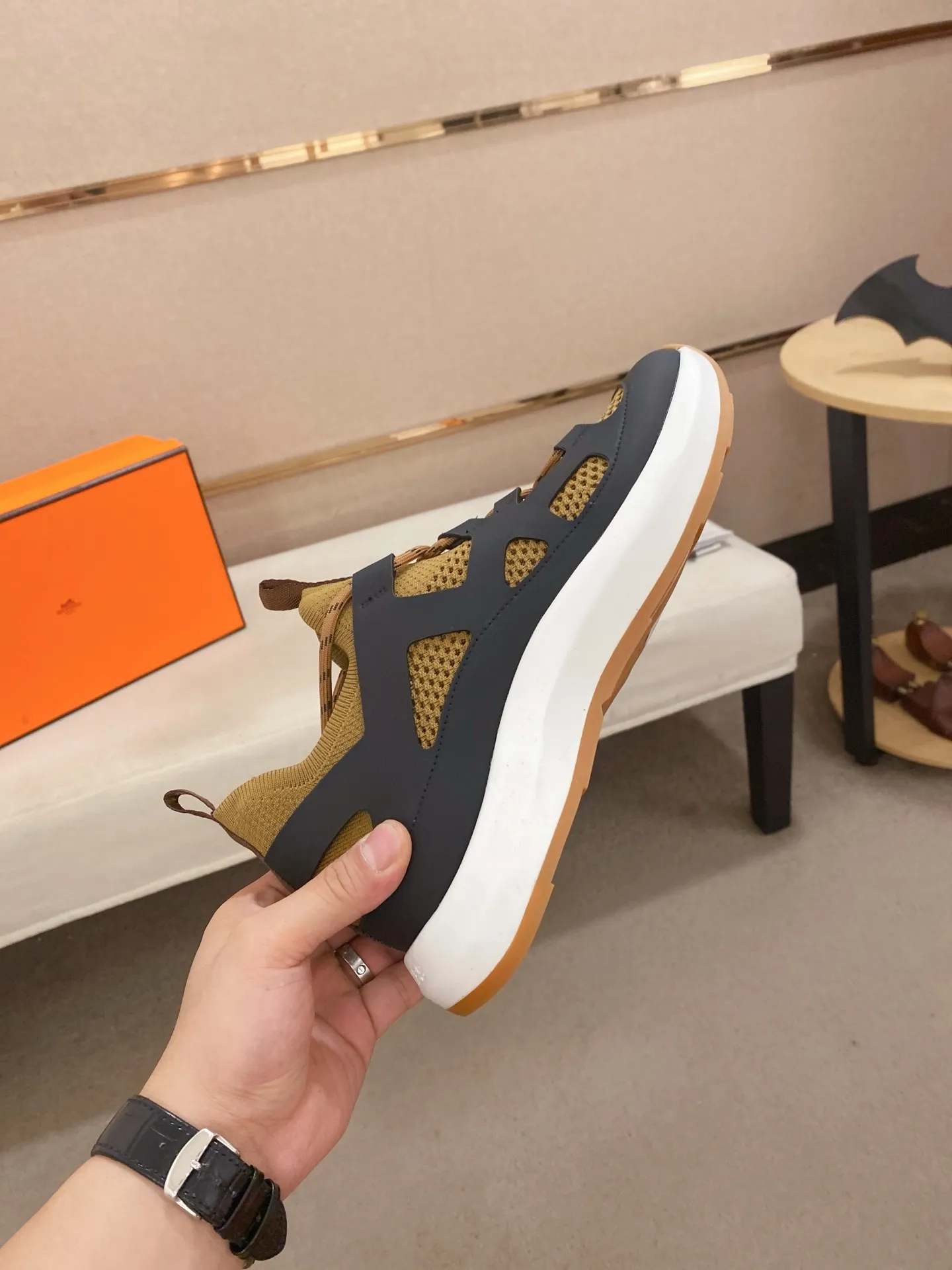 Men's clothing and shoes💰: 660💰《HERMES》【Classic Original Version】Hermès; Top 🔝 Purchasing Agency 🔍🔍Men’s latest 🇺🇸 counters are on sale simultaneously, original imported from Italy ▲▲Silk cowhide with breathable fabric ▲▲ (high-end and expensive Qi·Grade) Exquisite workmanship (Italian 🇮🇹Imported water-dyed 🐂cowhide lining) Sole: Original sole provided by the original factory, ⚠️Exclusive double-layer activity·TPR·Rubber·Combined molded outsole; Super·comfortable·wear-resistant·non-slip·environmental protection The real thing is more beautiful when photographed (high quality, following orders). You can enter and leave the counter at will * Number of yards: 38·39·40·41·42·43·44·45